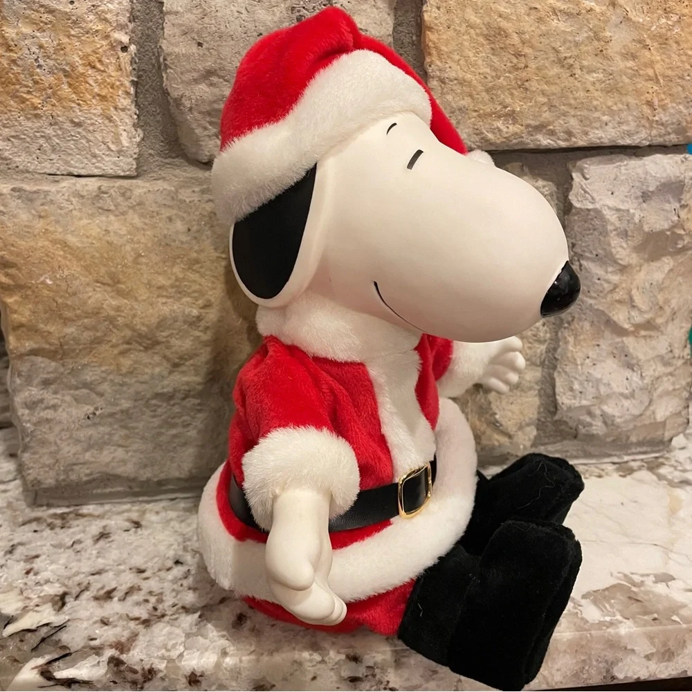 Gemmy Snoopy Christmas Santa Claus Musical Peanuts 